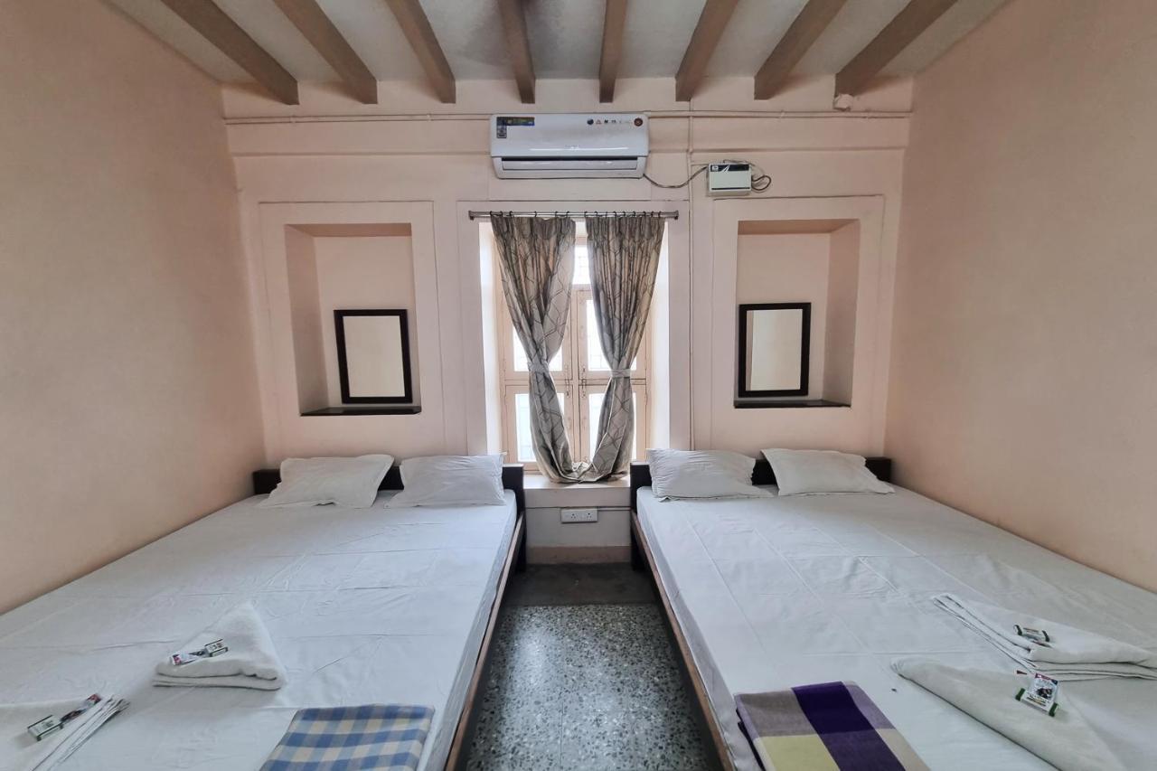 Sowmya Lodge Tiruchirappalli Bagian luar foto